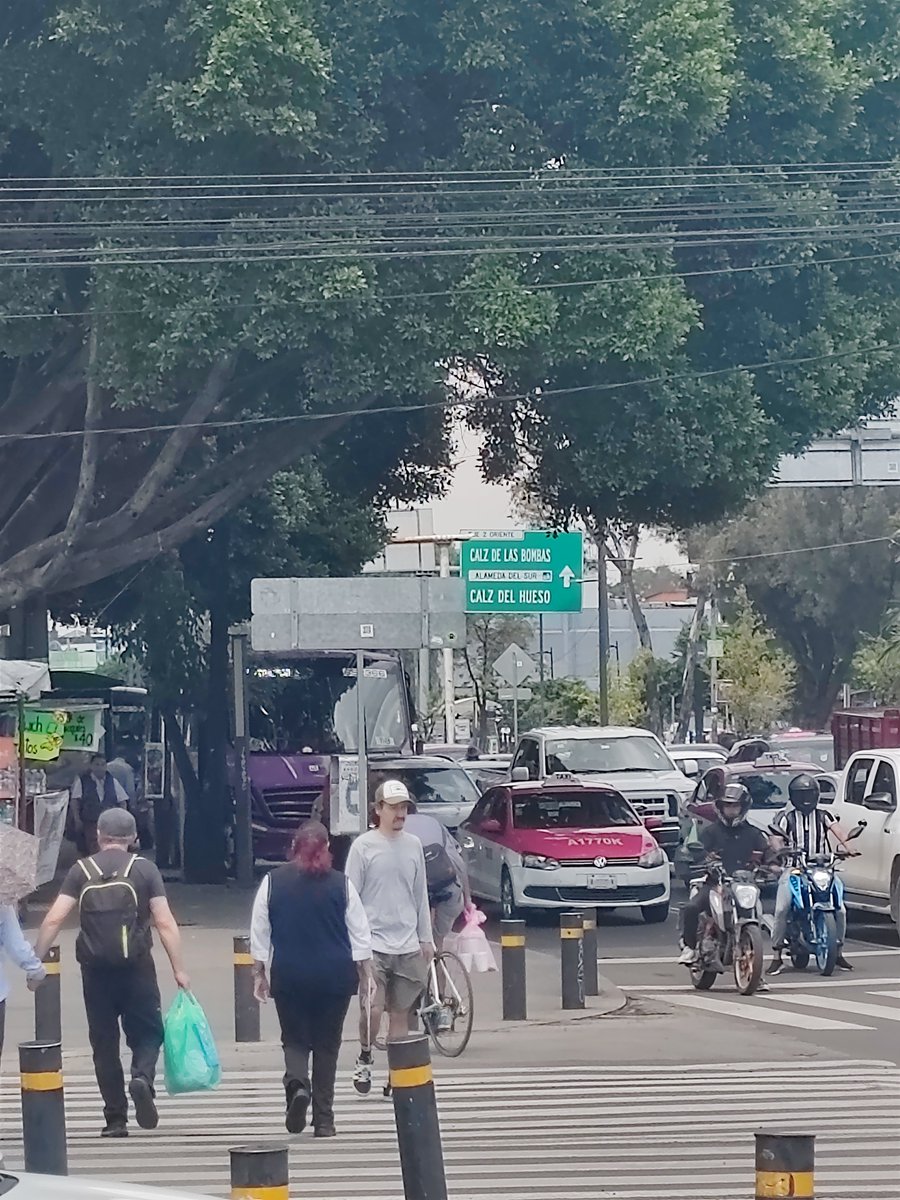Ni un minuto y pasaron 3 personas a las que la ciclovia de Acoxpa beneficiaria enormemente.

No hagan caso a Demagogos como los panistas que mienten diciendo que representan a los que aqui habitamos <a href="/GobCDMX/">Gobierno de la Ciudad de México</a>

#LaCicloviaVa.
