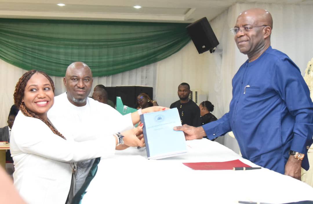 Ike monday tweet media