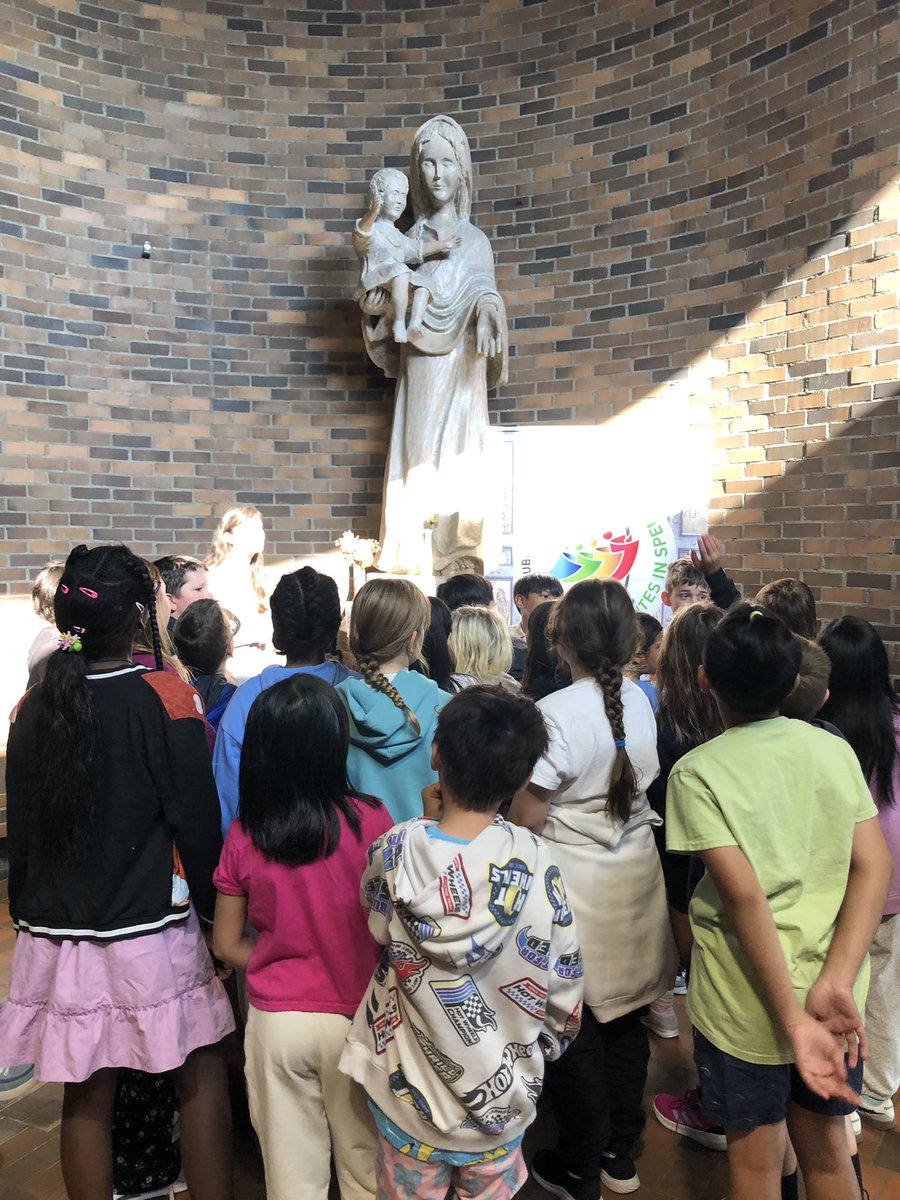 Miss Davis’s Grade 5 Class tweet media