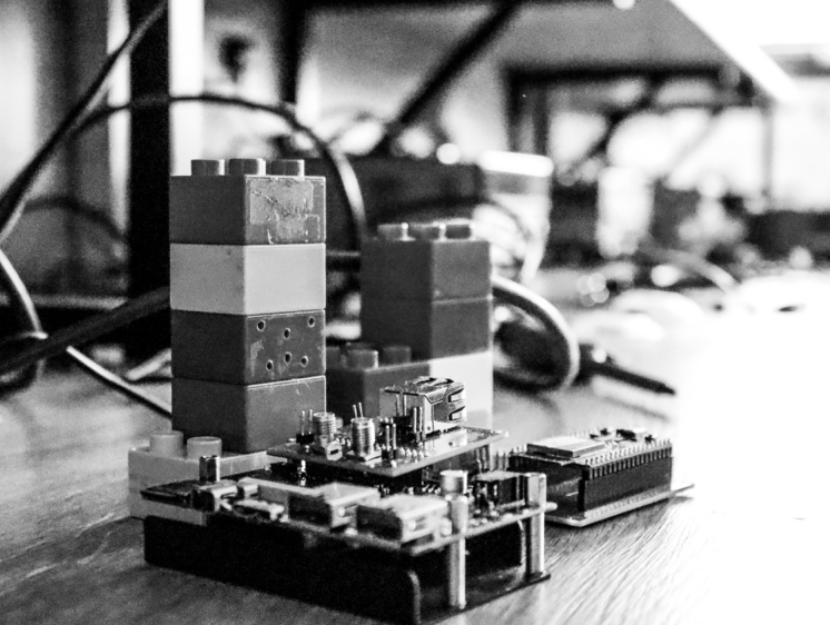cantillonmurphy's tweet photo. More wonderful photos of life in the lab @UCC #UCCEngineering Thanks Solbee! https://t.co/yobWJ35P4b