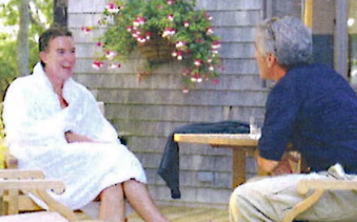 Another disastrous misjudgement by Sir Keir Starmer. 

Mandelson &amp; his love for “best friend” - prolific paedophile  #Epstein