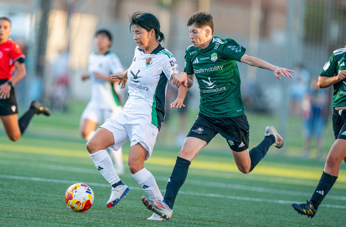 FedExFutbol's tweet photo. ⚽🏆👧 | #CopaDeLaReina | 

🏁Finaliza en 📍Badajoz el derbi extremeño de primera ronda:

@SportExCD 1-0 @CacerenoFem

👏🏼👏🏼👏🏼¡Enhorabuena al conjunto pacense, que disputará la segunda eliminatoria y mucho ánimo al Cacereño!

#Extremadura💚🤍🖤
#JugamosEnEquipo https://t.co/KjYL6eLF72