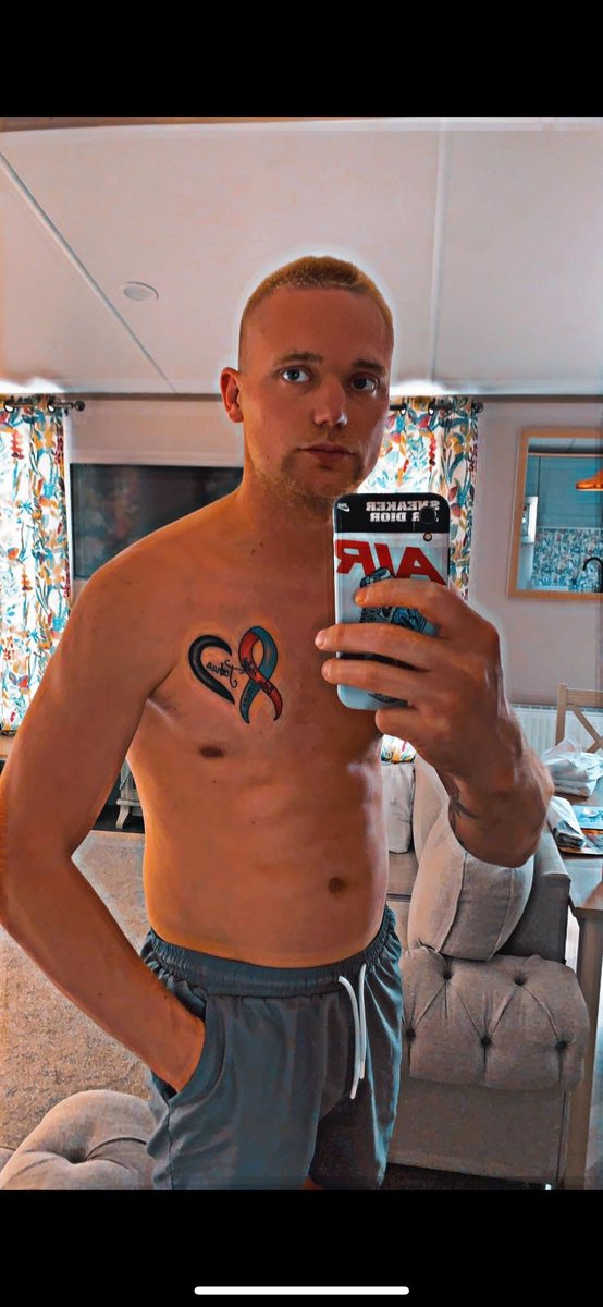 Martinh694's tweet image. Rt game 

£2-comment
£2-retweet
£2-like 
2 comments 
15 minutes 
@AlphaMaleRTs @subby_tubby @PromoRTpig @JJ94JJJ @RT4MastersBR2 @nick_gtwb @PHLBtmvers