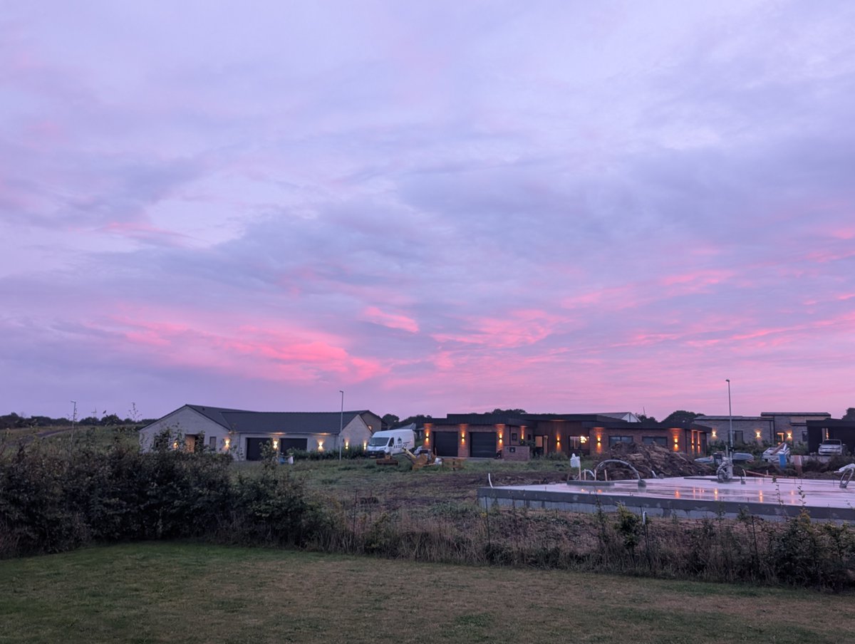 Mrs Whathefucksit tweet media