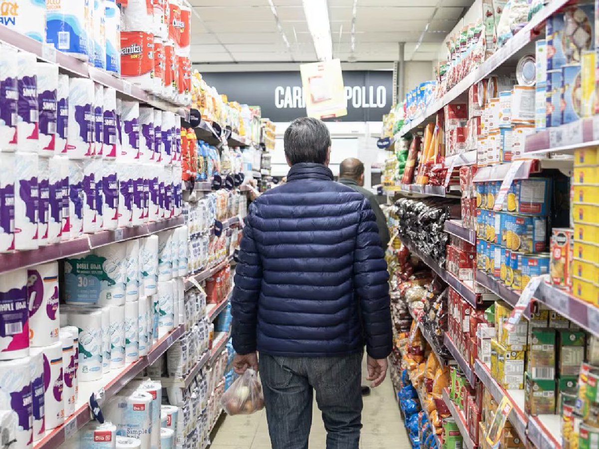 #URGENTE #Economia 
La inflación de agosto fue del 1,9% y lleva 4 meses consecutivos por debajo del 2%

El  Índice de Precios al Consumidor (IPC) mensual se mantuvo igual que en  julio. En los últimos 12 meses sumó 33,6%. Los rubros que más subieron agendasalta.com.ar/noticias/econo…