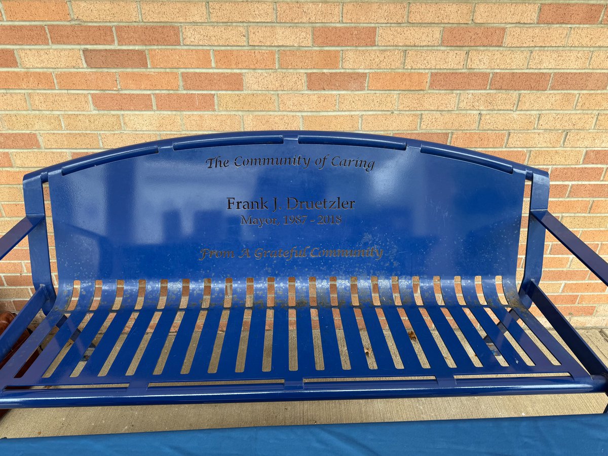 Our #MobileMVC made its way to the #CommunityOfCaring today.

Mayor Druetzler's message to <a href="/NJ_MVC/">New Jersey MVC</a> ➡️"Thanks for coming to the Community of Caring! And for using my bench!"
#ConstituentServices #MorrisPlainsNJ