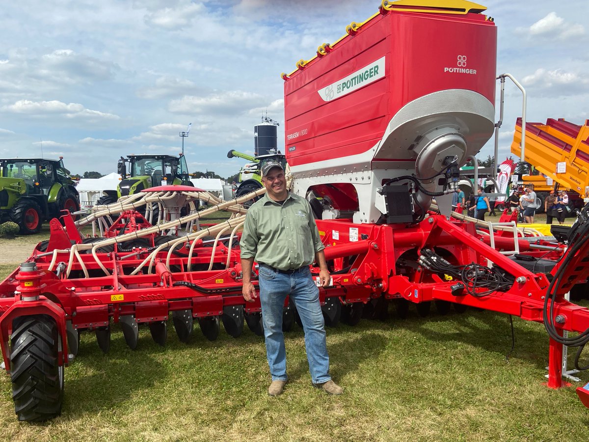 WOW! PÖTTINGER's TERRASEM universal seed drill tech combines tillage, consolidation, and drilling in a single machine for efficient sowing.

Check it out today at #COFS25, Booth S-214!

#OntAg #FarmEquipment