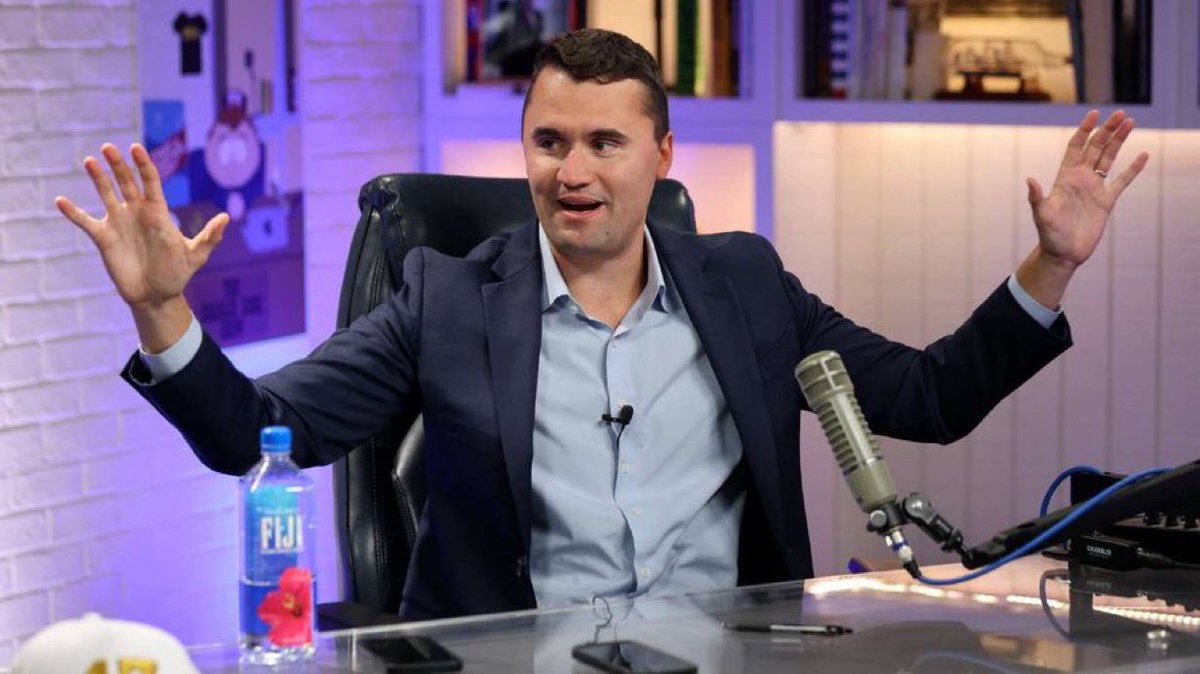Tractodoteth's tweet photo. Praying for Charlie Kirk right now.

Praying for his healing and for peace in his family. 

What an awful thing https://t.co/nJabqHTm6d