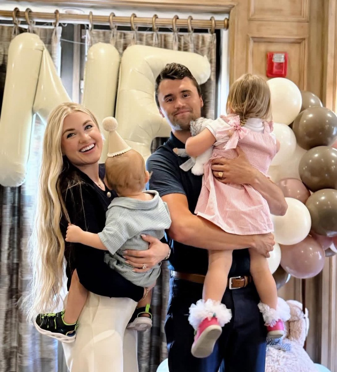 🚨 INVESTING : "Preghiere per Charlie e la sua famiglia in un momento difficile"