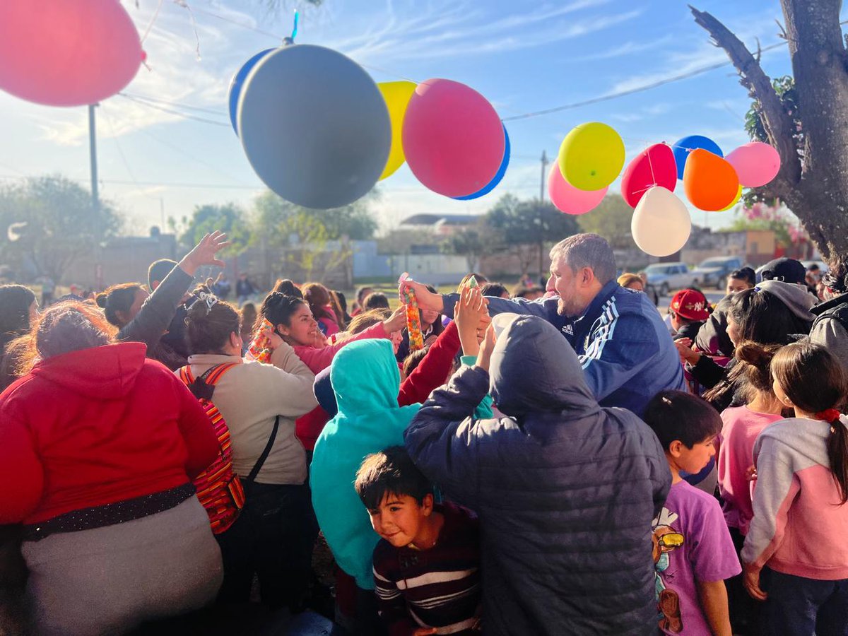 Programa1700D's tweet image. El Programa #MisPrimeros1700Dias sigue llagando a todos los barrios de Frías. Entrega especial Día del Niño. Con la colaboración del "Score Padel" se concretó una nueva entrega de los productos nutritivos a  las 200 familias beneficiarias del Barrio Sumampa de la Ciudad de Frías.