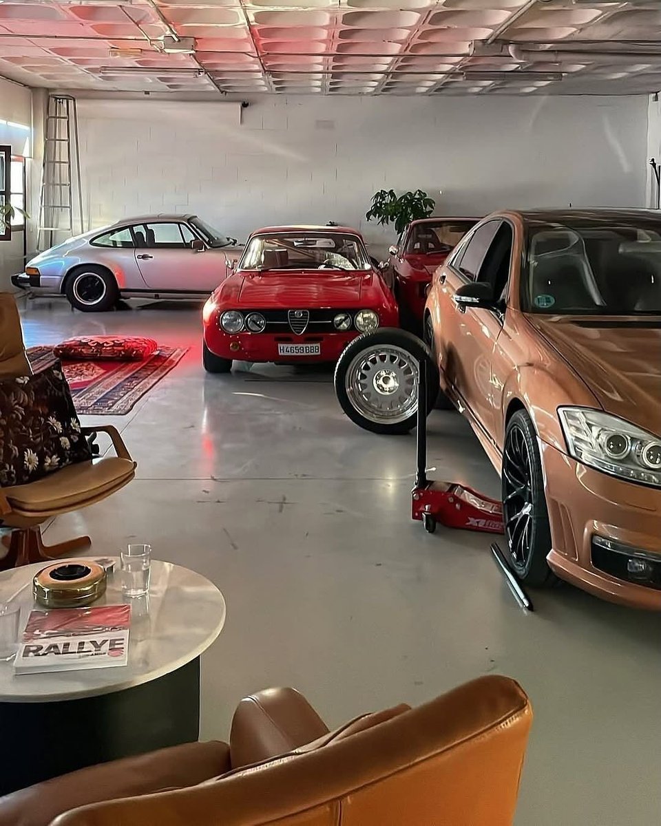 VINTAGE (@carsighting) on Twitter photo 