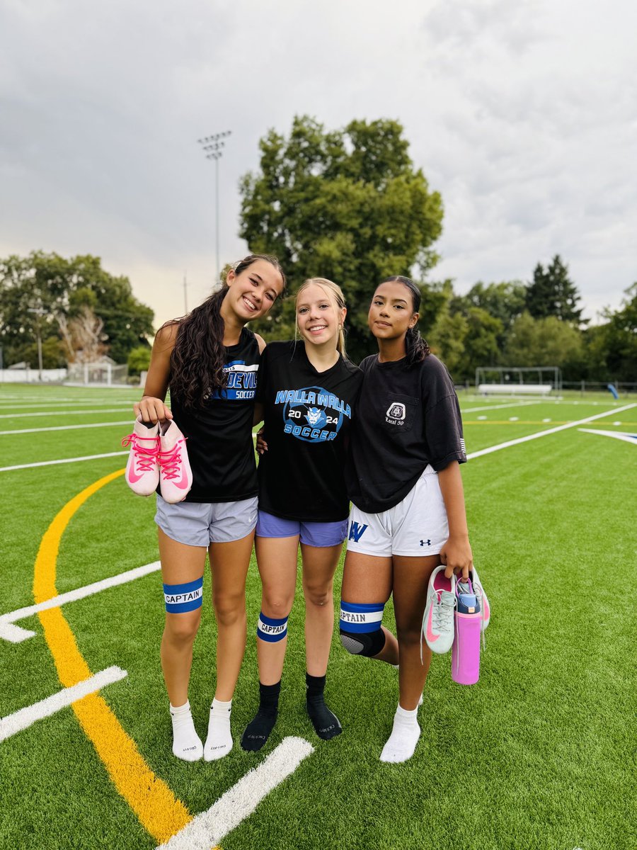 WaHiGirlsSoccer's tweet photo. Your 2025 🔵😈⚽️ Captains!!
“May you gain strength, courage, and confidence by every experience in which you really stop to look fear in the face.” – Eleanor Roosevelt
Let’s go!!!!!!!
#CaptainCrew #BurnTheBoats https://t.co/MIm6sC9vSX