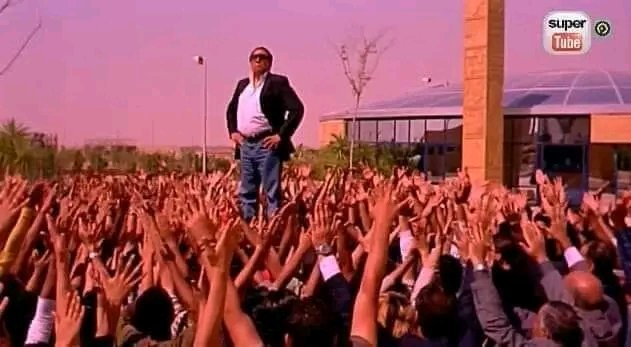 لما تكون فاشل دراسياً واجتماعياً ومادياً
بس مشهور فى الكورة 😂