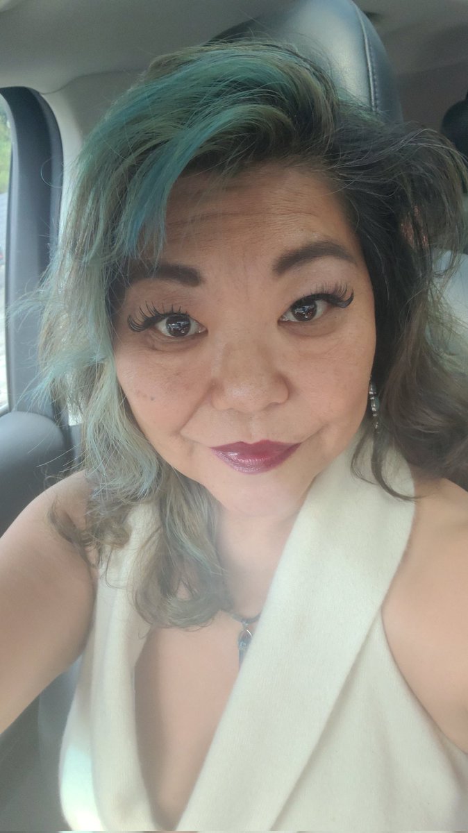yoonmi76's tweet photo. Time to go be famous. Thanks @1iota get to see @SnoopDogg @MichaelBuble niallhoran @reba #theVoice https://t.co/BnkSgQfqPZ