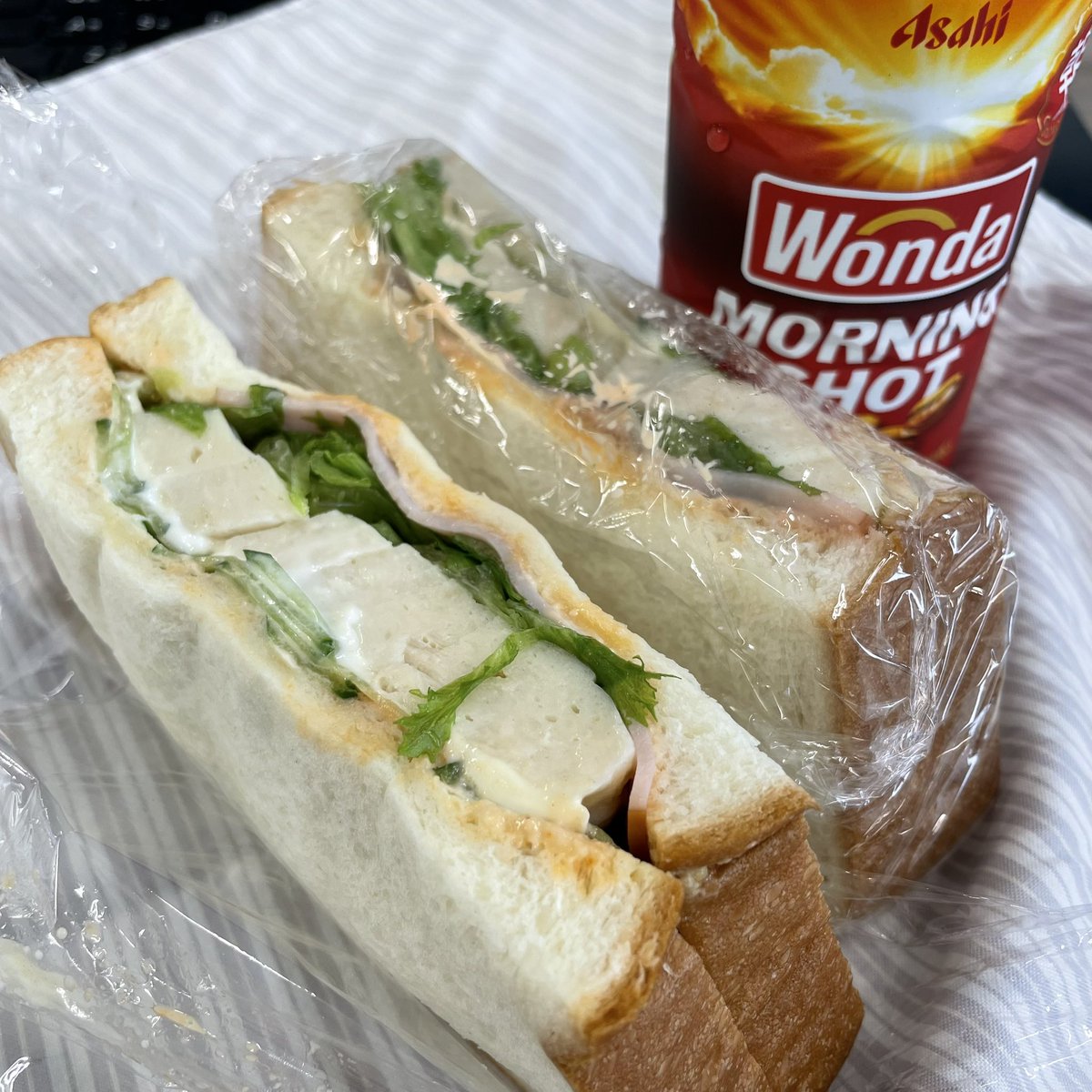 #3good 9/10 暑さ引っ張る水曜日

🎗出社日、疲れる話題の打合せが続いた(･･;)

🎗️今日はサラダチキンのサンド🥪

🎗️昔の職場仲間と暑気払いで御徒町🍻　何年ぶりかで小龙虾🦞，烤鱼🐟　白酒とともに〜