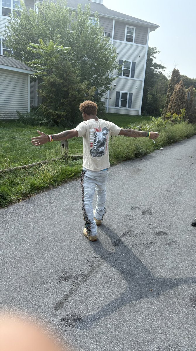 Wrld0f_coop's tweet photo. Not a hit man but my hands full of dead presidents 💸💸 https://t.co/Fy8tOWT8ZM