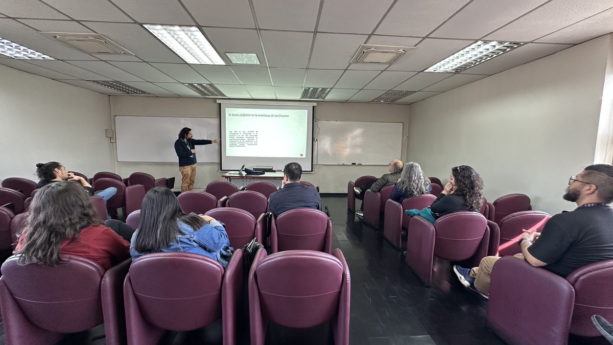 📚 Finalizamos una nueva jornada de #SeminariosDeFísica en nuestro Depto, con la charla del Dr. Nicolás Garrido (PLEFM): “Análisis del aprendizaje de conceptos de electrostática en la formación de profesores de Física”. ¡Gracias a quienes participaron de este gran encuentro! 👏