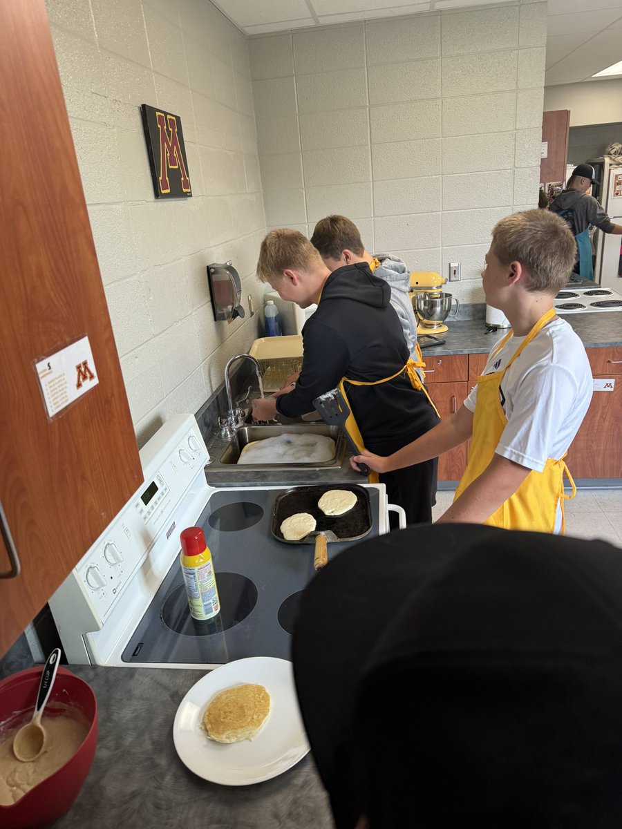 BizMathGuy's tweet image. Business Math 8 flipped the script today—literally! 🥞 Students put different pancake batters to the test, comparing, tasting, &amp;amp; deciding which recipe stacks up the best. Math + breakfast = a winning combo! #PancakeChallenge #FlippingForLearning @ByronBears @ByronMSBears