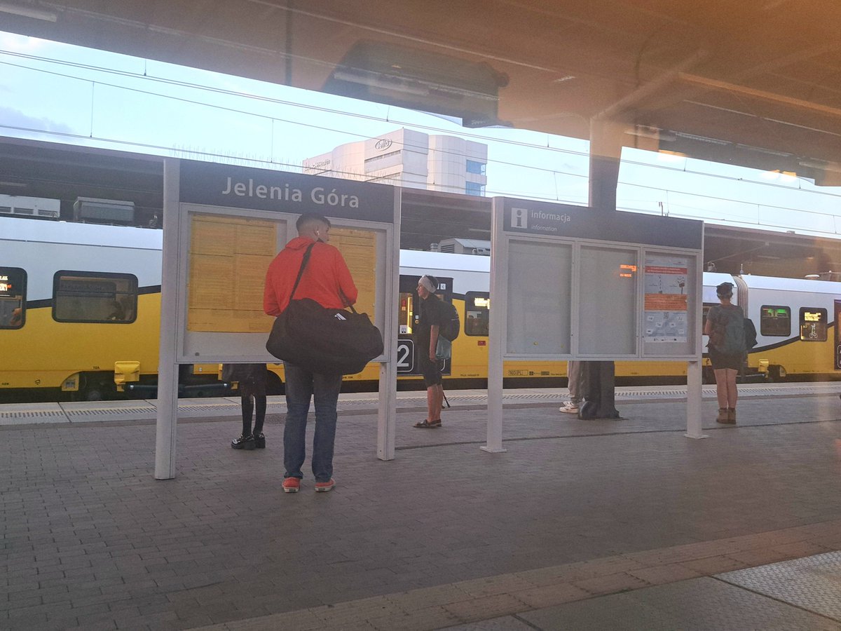 Otr_Wojcik's tweet image. 1) #StorkII #Gas #Interconnector 🇨🇿🇵🇱
2) #Improvement of #railway #links between #main #cities in #Poland 🇵🇱 and #neighbouring #countries such as #Czechia 🇨🇿 and #Slovakia 🇸🇰
3) #Fuergy – #Optimization of #Energy #Cost of Large Industrial Units 🇵🇱🇨🇿🇸🇰

8/10