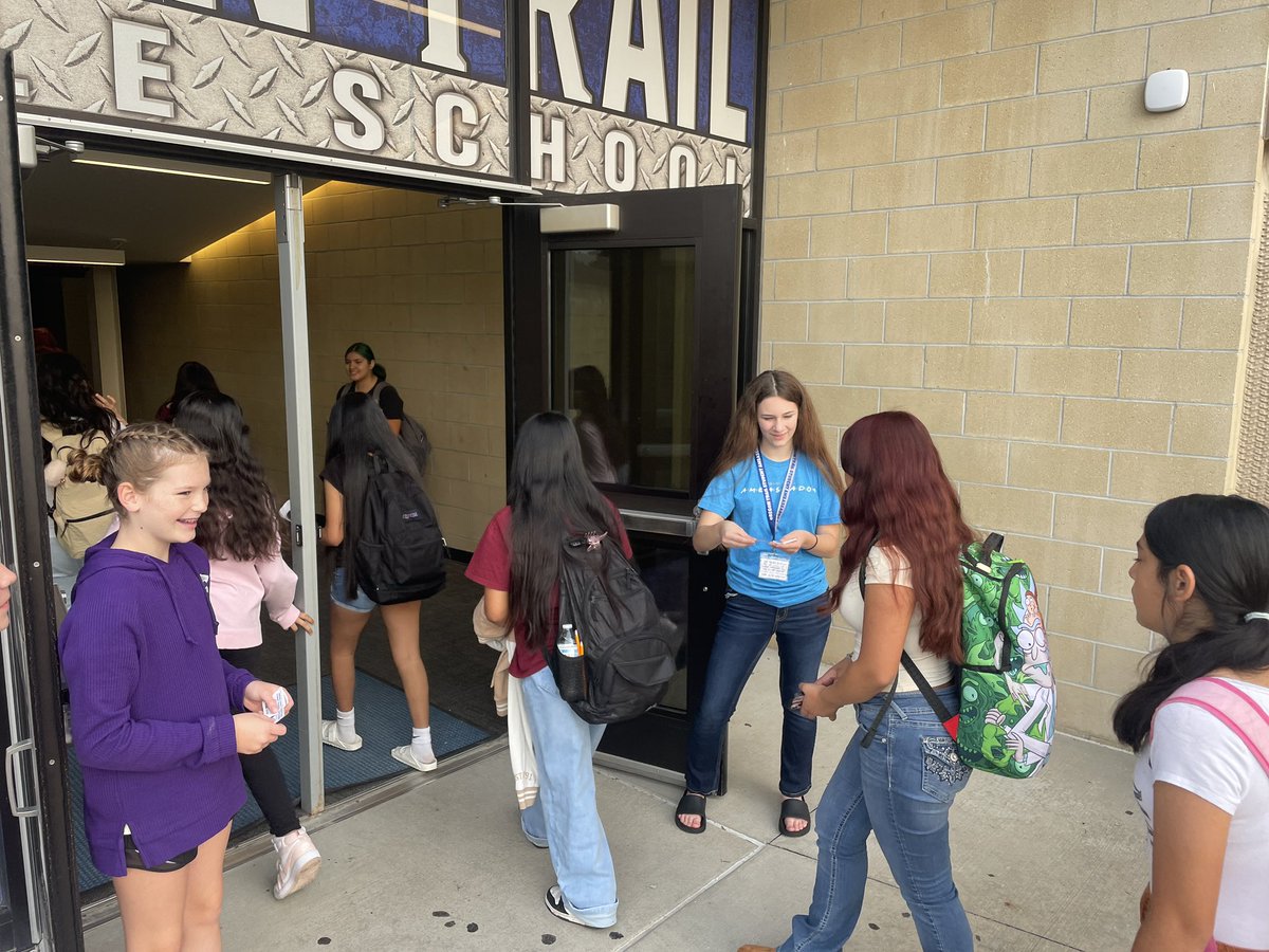 OTSA kicked off their Welcome Wednesday initiative by greeting students at the door and handing out stickers in support of Suicide Awareness Week. Thanks Bailey, Olivia, Emma and Rowan!