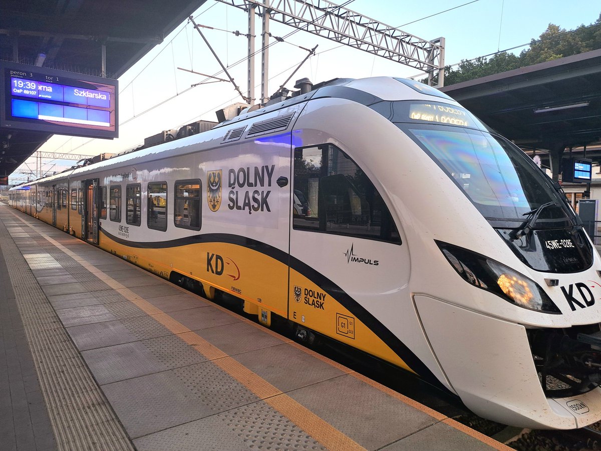 Otr_Wojcik's tweet image. 1) #StorkII #Gas #Interconnector 🇨🇿🇵🇱
2) #Improvement of #railway #links between #main #cities in #Poland 🇵🇱 and #neighbouring #countries such as #Czechia 🇨🇿 and #Slovakia 🇸🇰
3) #Fuergy – #Optimization of #Energy #Cost of Large Industrial Units 🇵🇱🇨🇿🇸🇰

8/10