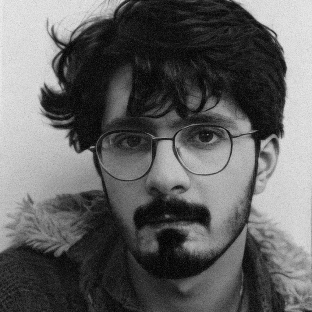 _Khan41's tweet photo. #NewProfilePic https://t.co/K22HYjIHZY