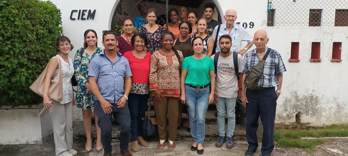 Continuamos las visitas a entidades del <a href="/citmacuba/">Ministerio de Ciencia, Tecnología y Medio Ambiente</a> ahora en la tarde con investigadores y especialistas del Centro de Investigaciones de la Economía Mundial <a href="/CIEM_Cuba/">Centro de Investigaciones de la Economía Mundial</a>. 
Excelente diálogo y aprendizaje total. 
¡Qué oportunidad!
Acuerdo X-139  #RendiciónDeCuentas <a href="/AsambleaCuba/">Asamblea Nacional Cuba</a>