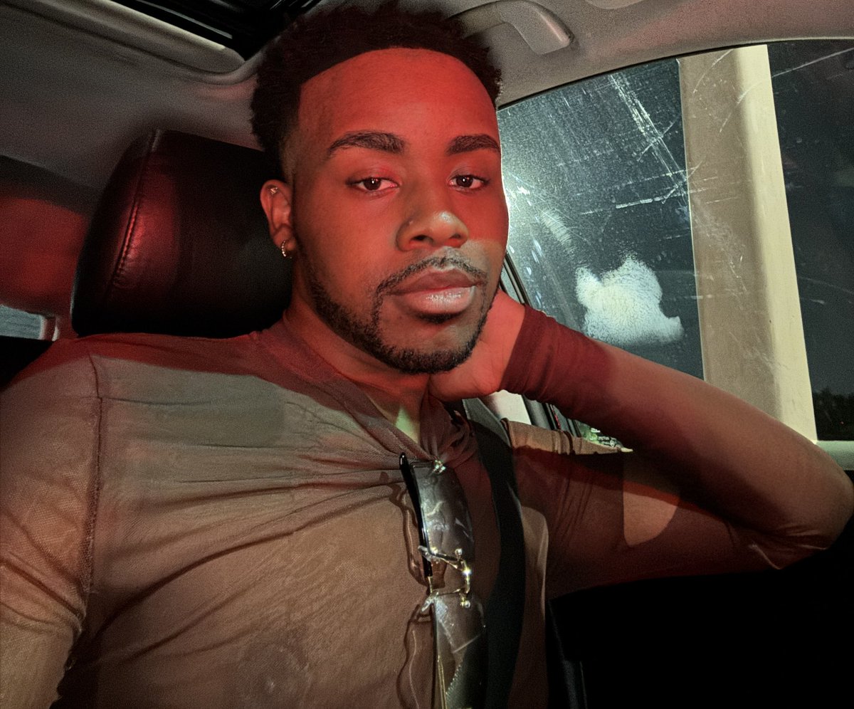 JayESims tweet media