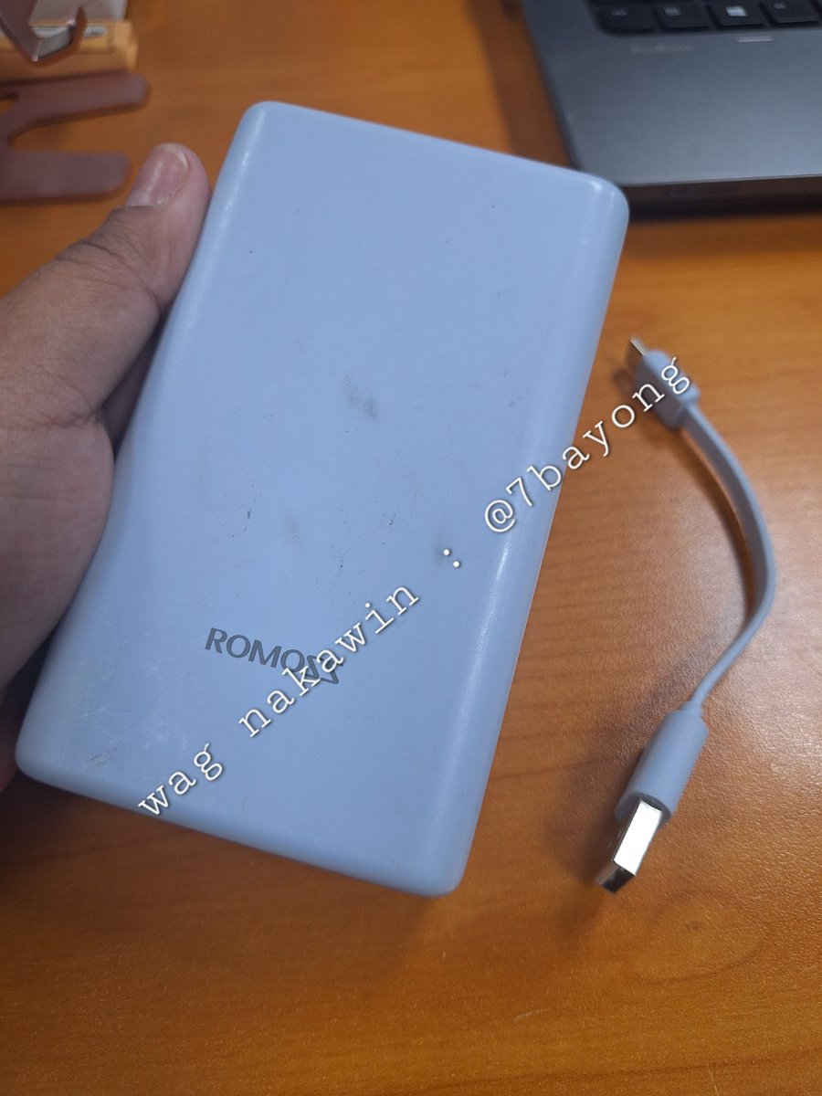 7bayong's tweet photo. RUSH SELLING

WTS LFB PH same day delivery

Romoss powerbank
- 20000mAh
- 22.5w 
- onhand
- includes charging cable
- with visible scratches and marks
- bought at 1.2k pesos
- selling for 800 + lsf

For sdd only
DM or reply to avail

Loc: manila https://t.co/mdeqa0Bn6I