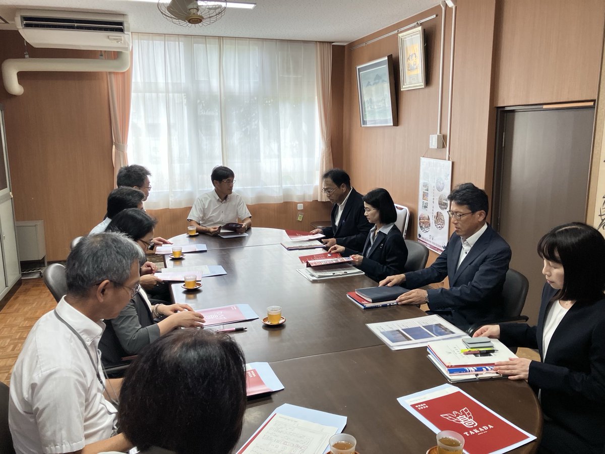 9月10日は、県立高田高校と県立畝傍高校を視察。高田は1966年築