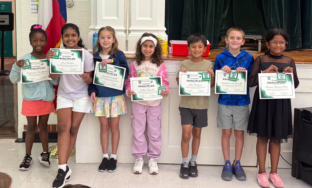 River Oaks IB World School tweet media