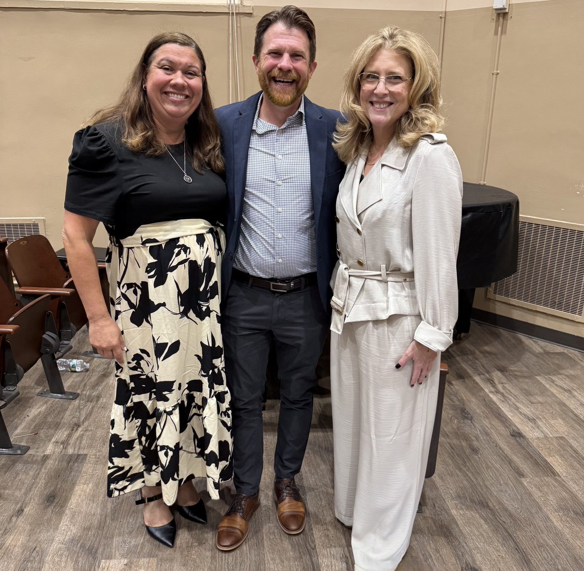 .<a href="/cec_d21/">Community Education Council 21</a> was honored to join with all of <a href="/D21_Community/">DOE District 21</a> at our September meeting to celebrate our former Superintendent (now Acting First Deputy Chancellor) Isabel DiMola, and to officially welcome our very capable and prepared IA Superintendent (and partner) Erin Lynch-Reyes.