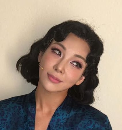 soaring_petal's tweet photo. 펠리샤 톤다운 메이크업에 익숙해졌다가 
                               가끔씩 빡빡 씻은 얼굴 마주할 때 https://t.co/MCXeavt1zi
