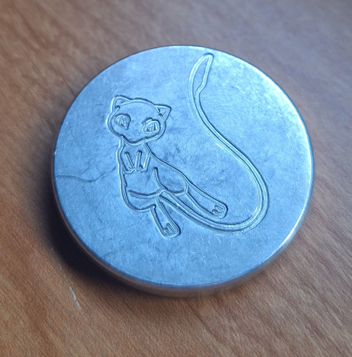 ac_des1gns's tweet image. Custom engraved Mew and Mew 2 coin made out of aluminum! #pokemon #cncproject #cncidea #projectidea