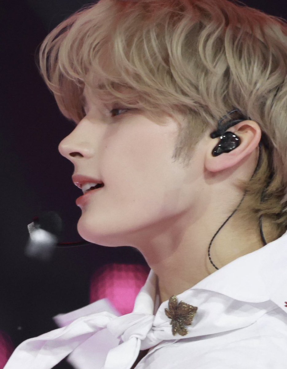 seventh year 𖣂 tweet media