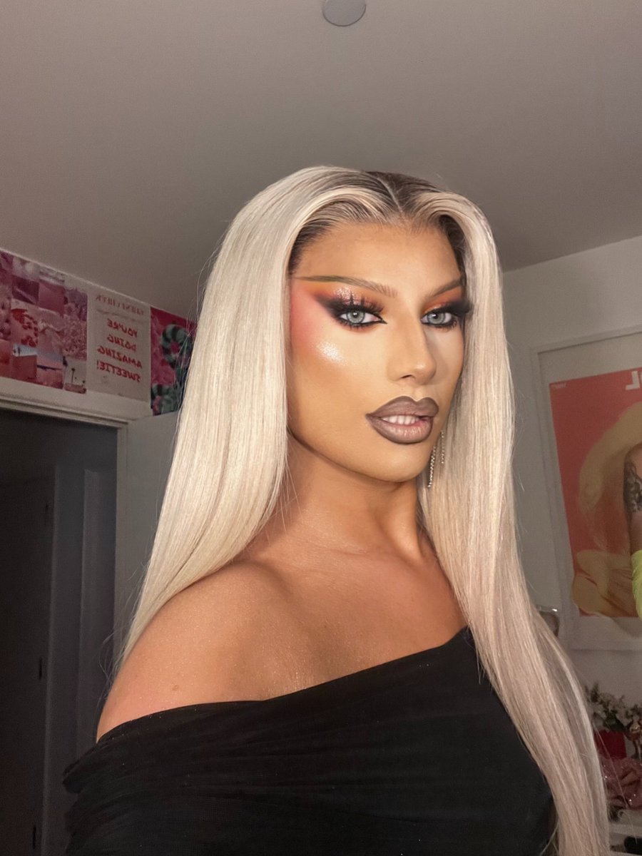 An orange eye for a Wednesday 🧡