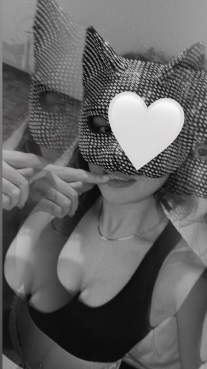 GoddessYunLee's tweet photo. Cerditos mirad la mascara que vuestra diosa se acaba de comprar.
Pasate por mi revolut para abonarla y te llevaras recompensa🎁 10€
#slowdrain #drenajelento #sumisofinanciero #dominacionfinanciera #esclavofinanciero #tubilleteramijuguete #moneyslave #pagayobedece #dominanta https://t.co/a9O6FmT5g6
