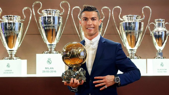 nhuoqn's tweet photo. Ronaldo at 31                          Charlie Kirk at 31 https://t.co/7t65cUOqCL