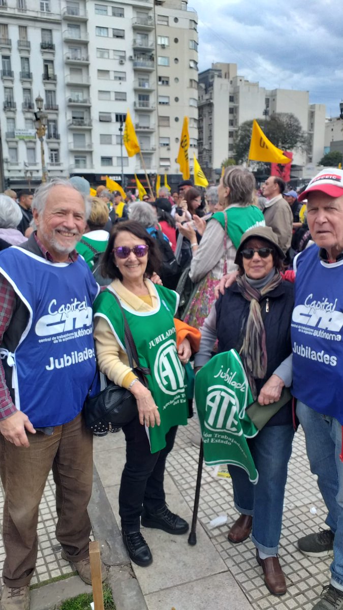 La CTAA Capital acompañó a nuestros jubilados y jubiladas en el miércoles de lucha N° 1746, en torno al Congreso de la Nación.