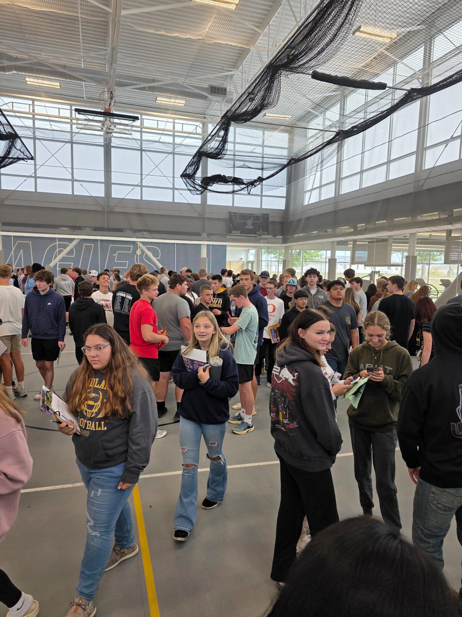 KirkwoodCC's tweet image. 800+ students joined us at Kirkwood this morning for the College Fair! 🎓

They connected with 73 colleges and military organizations and explored their next steps. 💙🦅