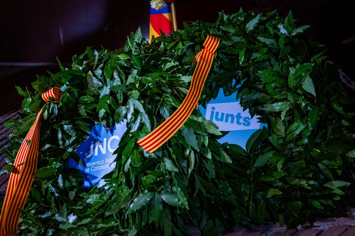 Com cada 10 de setembre assistim al Fossar de les Moreres amb la tradicional marxa de torxes.   

Bona diada i visca Catalunya lliure! 💛