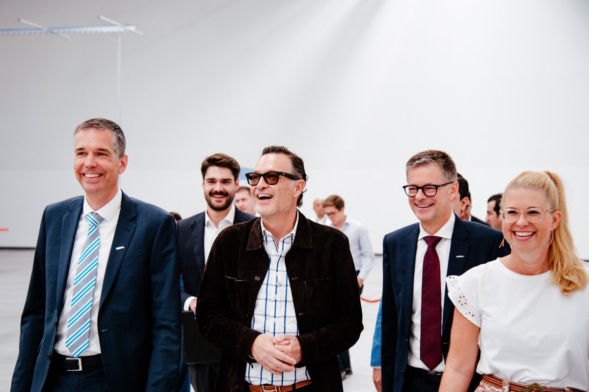 makugo's tweet image. La gran confianza de las empresas en #Querétaro se traduce en inversión productiva, empleos bien pagados ¡y más desarrollo! 

El inicio de operaciones de Diehl Aviation de México es el primer capítulo de una nueva historia de éxito en nuestro estado, en la que esta inversión…