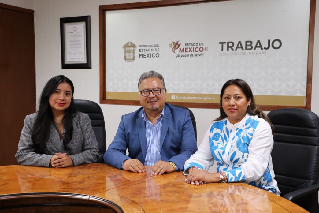 Recibimos en la <a href="/TrabajoEdomex/">Secretaría del Trabajo del Estado de México</a> a la Presidenta Municipal de Chimalhuacán, Xóchitl Flores Jiménez, con quien sostuvimos una reunión de trabajo para avanzar en acciones conjuntas que permitan ampliar las oportunidades para las y los habitantes de este municipio.
#ElPoderDeServir