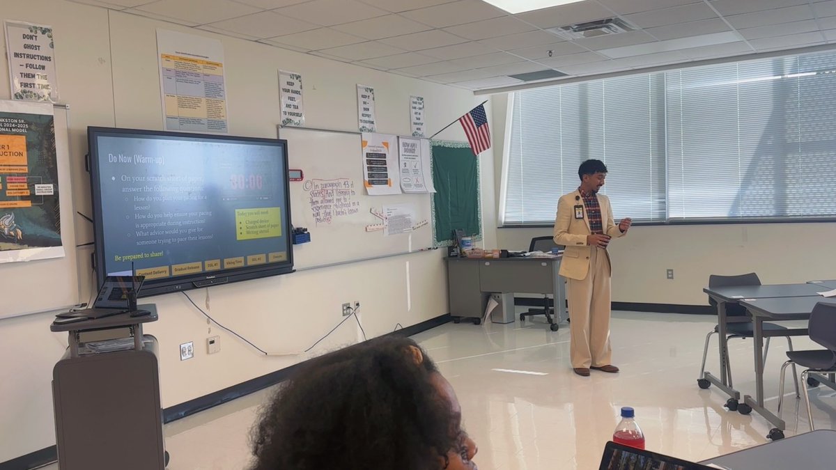 LoriShellBell's tweet photo. Our AMAZING AP’s Mr. Walker and Mr. Barrientes delivering after school PD on Progress Monitoring Laps and Pacing at the Legendary Dr. L.G. Pinkston Sr. High School!  @PathtoPinkston @Tanya_N_Shelton #RII #PoweredIIPerform #BuiltIIWin https://t.co/Zj8QSRWYCd