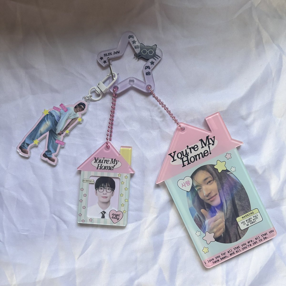 sweetsnowV's tweet photo. new anik anik (s) added to my collection ♡

jww carabiner + you’re my home id + photocard holder: @dearbunniez [ #chiceipt ]
sassy wonwoo: @fromjww [ #fromysha ] https://t.co/VHc3fLT48S