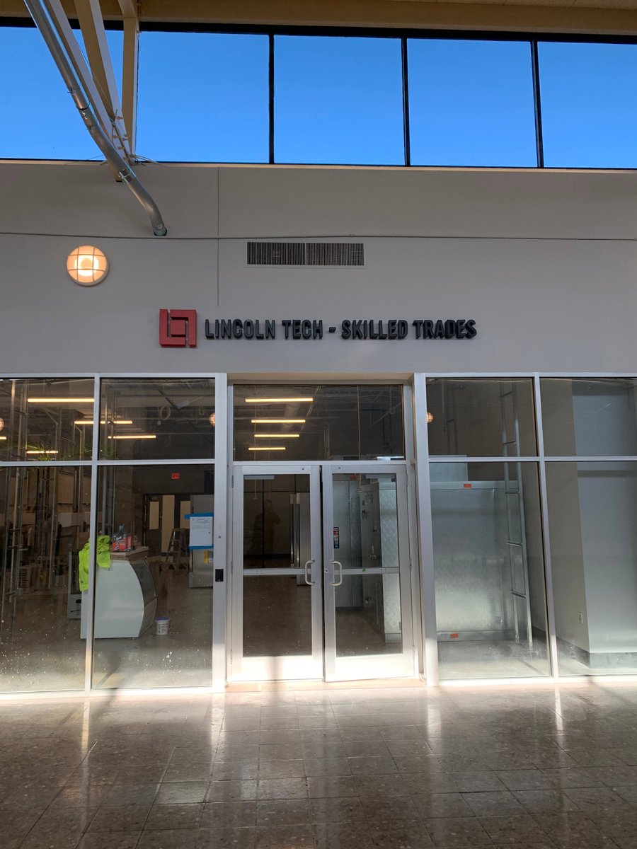 🌟 How do FCO letters shape your brand identity and enhance customer experience? 

When brands use FCOs effectively, they connect emotionally with customers &amp; stand out from the crowd. 💖📈 

#RetailMagic #CustomerExperience