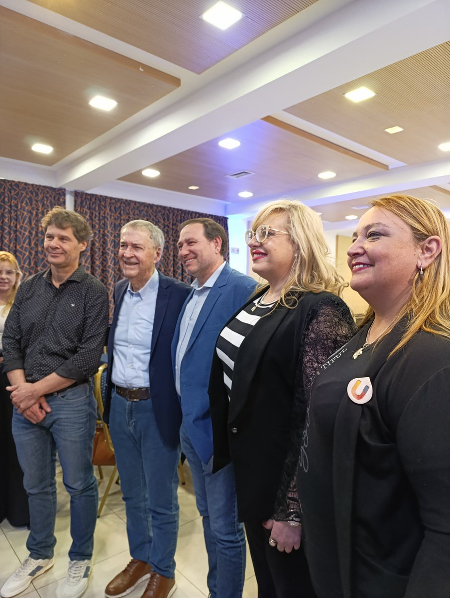 ✨ Encuentro de Dirigentes de Provincias Unidas ✨

Seguimos construyendo un espacio político amplio, plural y federal.
Hoy compartimos una jornada de diálogo y compromiso con el futuro de nuestra provincia y del país.

🤝 Unidos por la convicción de que otra Argentina es
