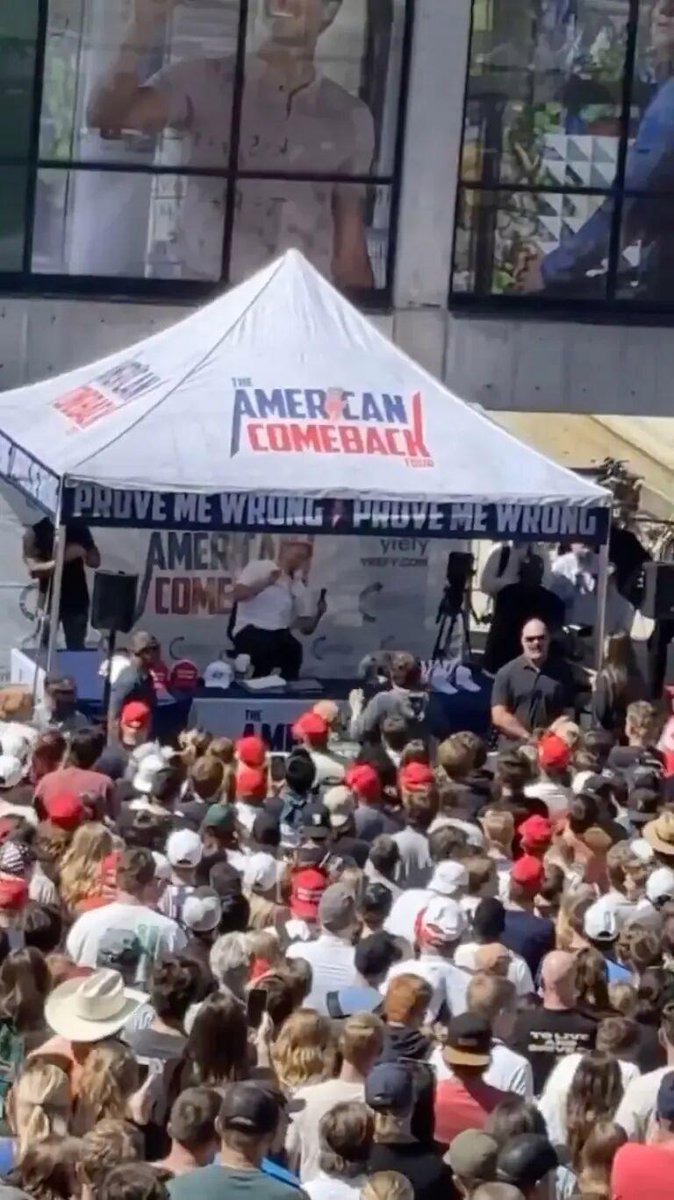 查理柯克被枪杀事件对美国社会文化的影响程度，可以类比当年马丁路德金被枪杀的影响，这件事一定会极其深刻的扭转美国人的极左倾向，将大部分沉浸在极左地狱之中的左派拉回人间。  1968年4月4日，马丁路德金以自己的死亡推动了美国黑人的民权运动，在此之后，他就成为了 ..., image size:674x1200