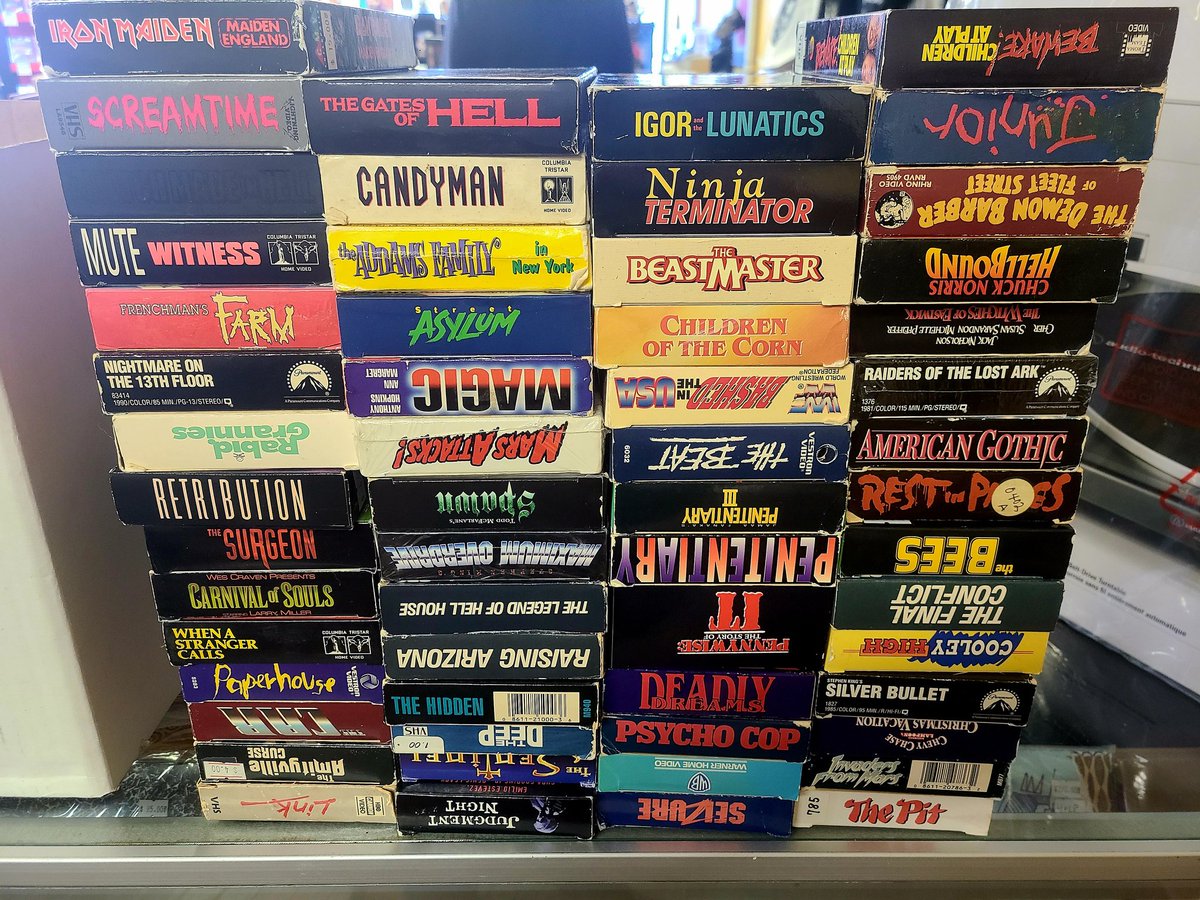 Bucket O'Blood tweet media