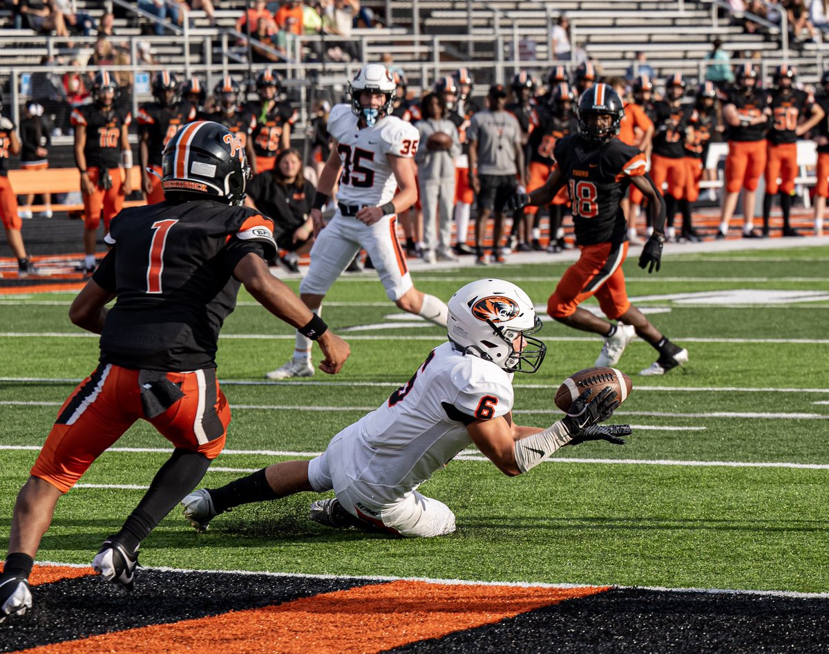 HayesPorter29's tweet image. Photo dump from our win vs Waynesville 28-14.